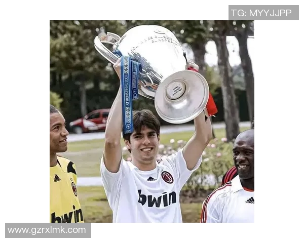 颜值与球技并存那些让人目不转睛的世界足球男神们